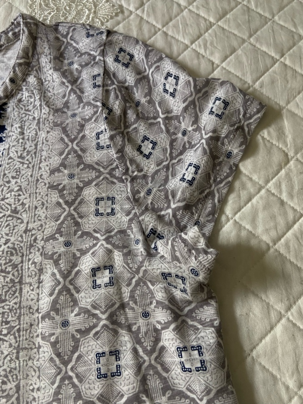 Lucky Brand Navy and Gray Boho Patterned V-Neck Top Size Large - Picture 7 of 13